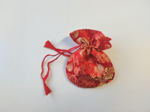 Pochette pendule en brocart rouge – Image 2